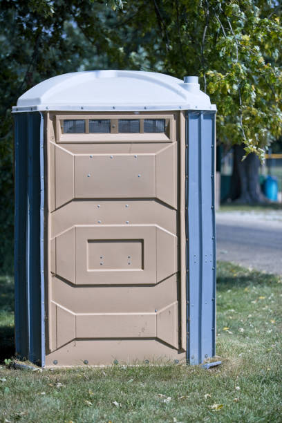 Best Luxury portable toilet rental  in Pine Ridge, FL